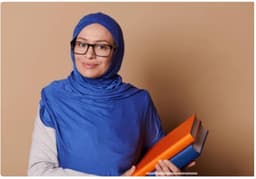 صورة المعلمة هاجر عمر